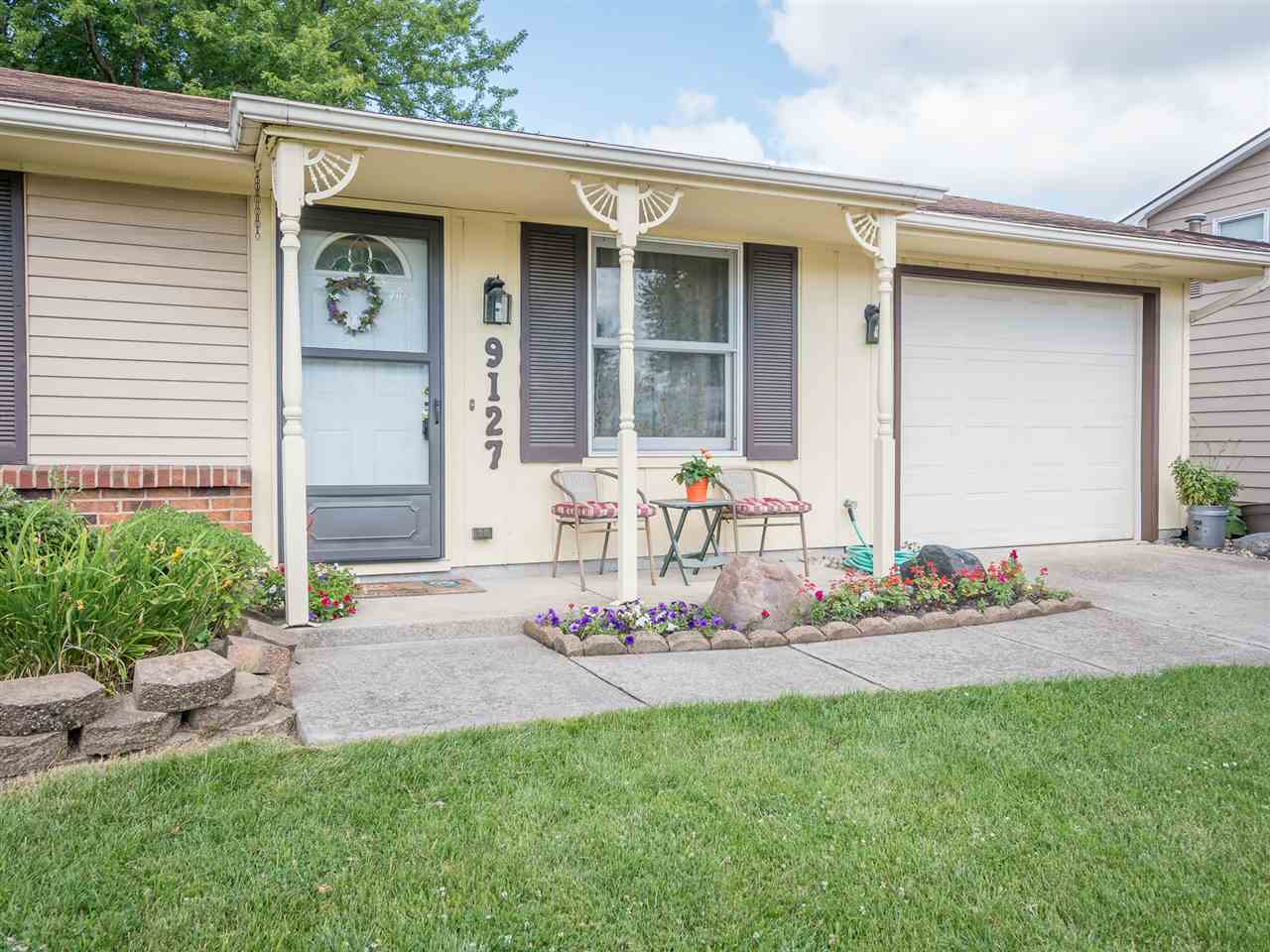 9127 Ridgetree Drive Fort Wayne, IN 46819 - Photo 3 of 36