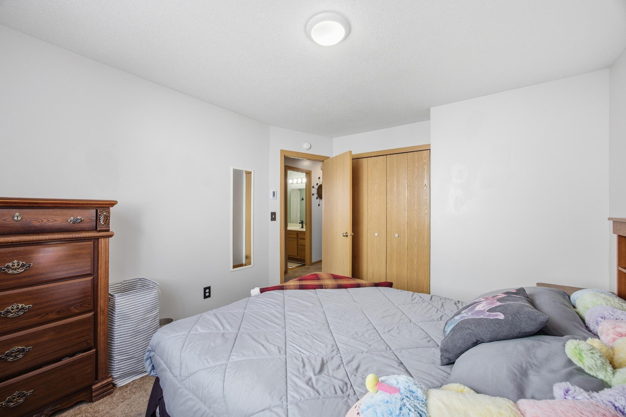 5512 18th Street South Fargo, ND 58104 - Photo 22 of 35