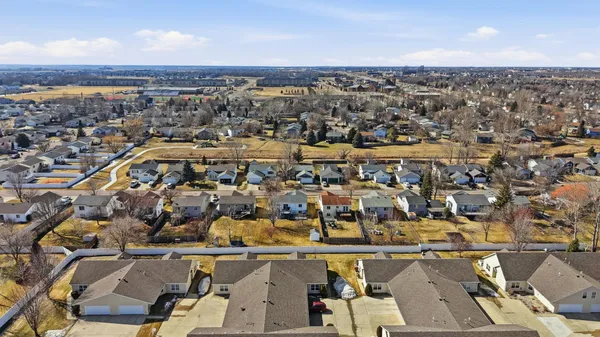 $300,000 | 5512 18th Street South, Fargo, ND 58104