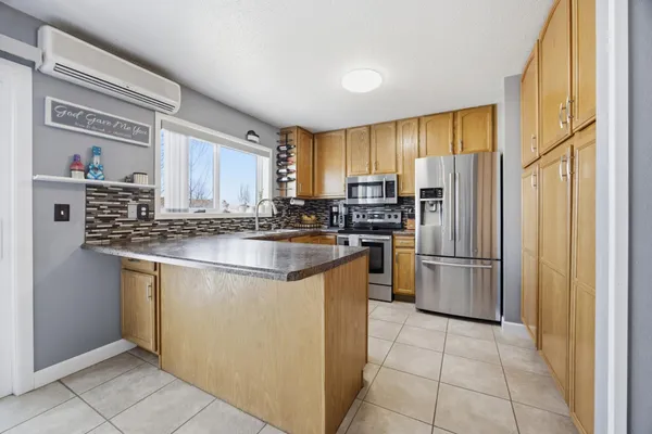 $300,000 | 5512 18th Street South, Fargo, ND 58104