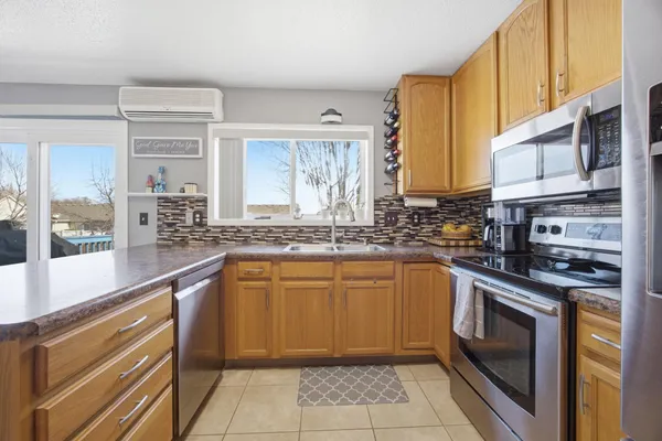 $300,000 | 5512 18th Street South, Fargo, ND 58104