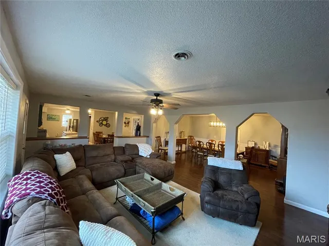 $239,900 | 1704 State Hwy HH, Sikeston, MO 63801