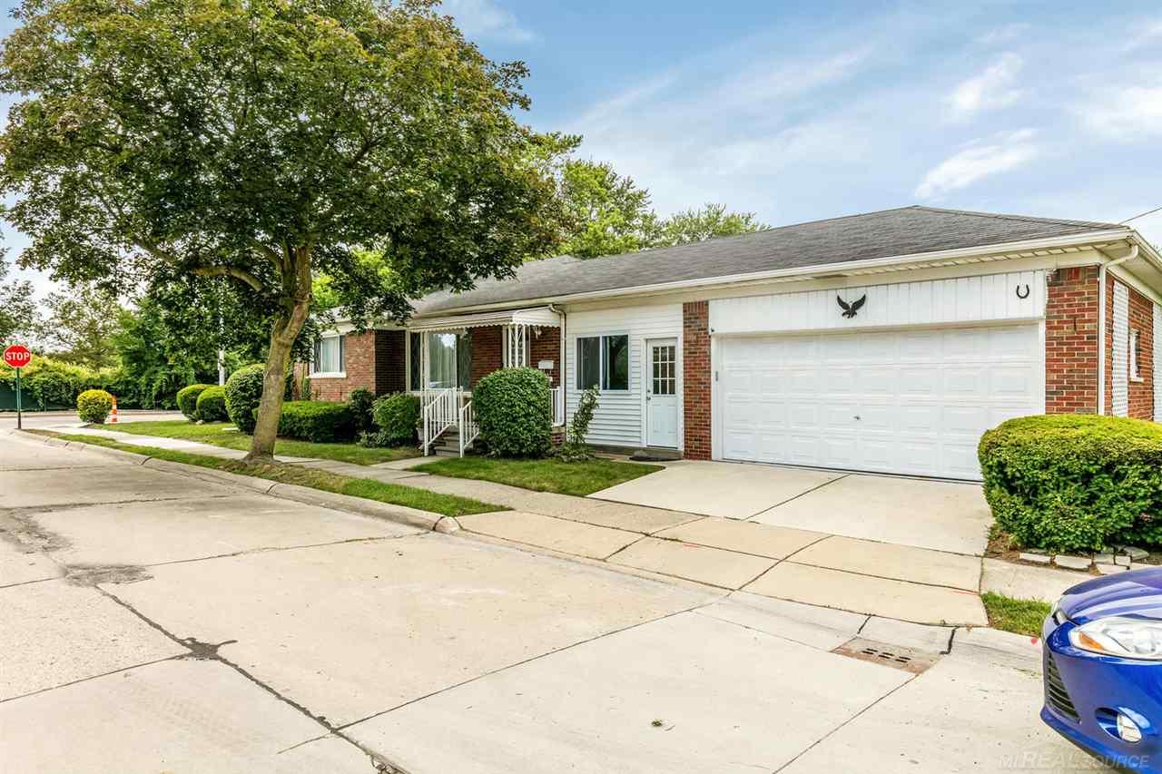 1074 Vernier Road Grosse Pointe, MI 48236 - Photo 4 of 20 31325826-3.JPG