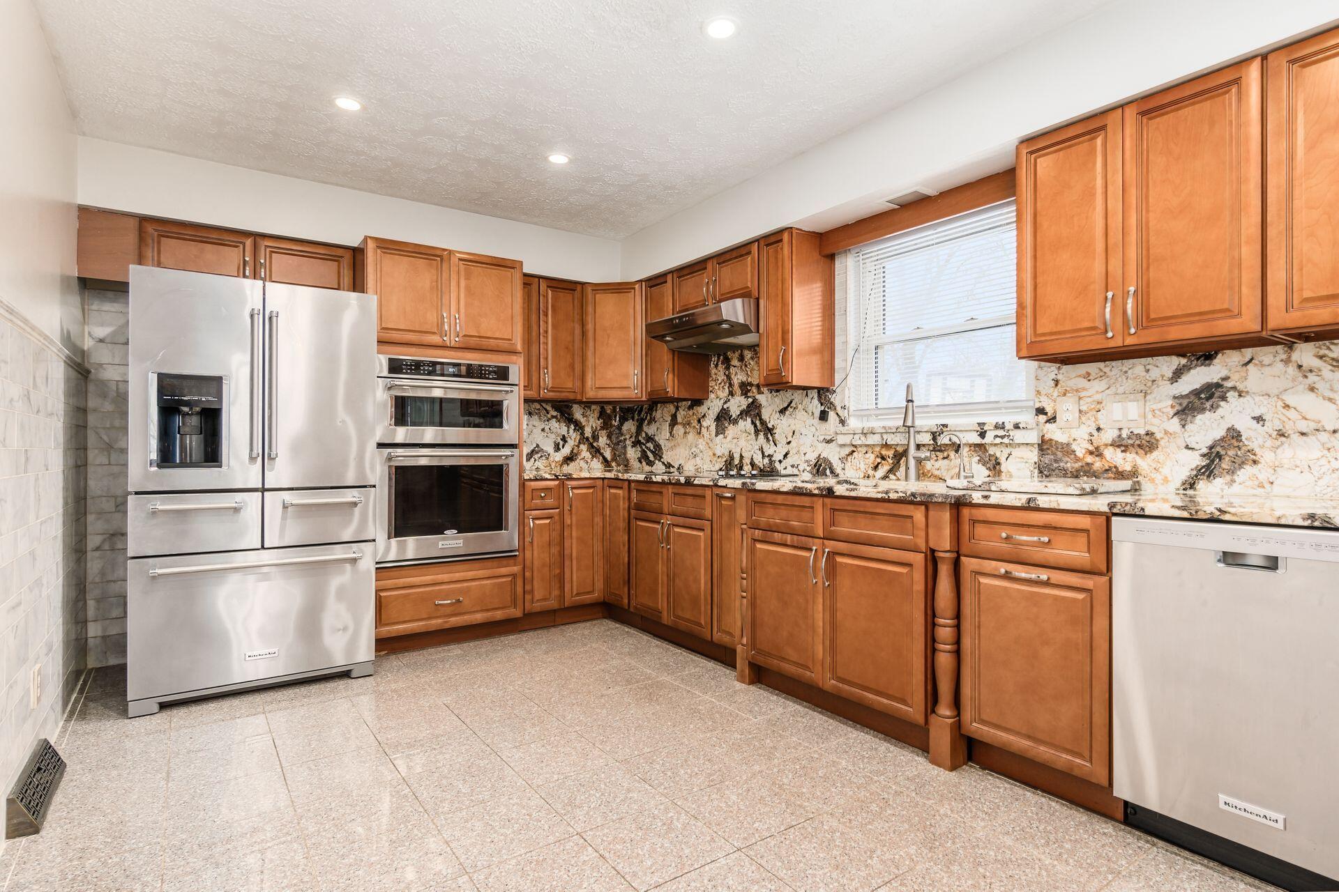 4353 Alkire Road Grove City, OH 43123 - Photo 6 of 32 6