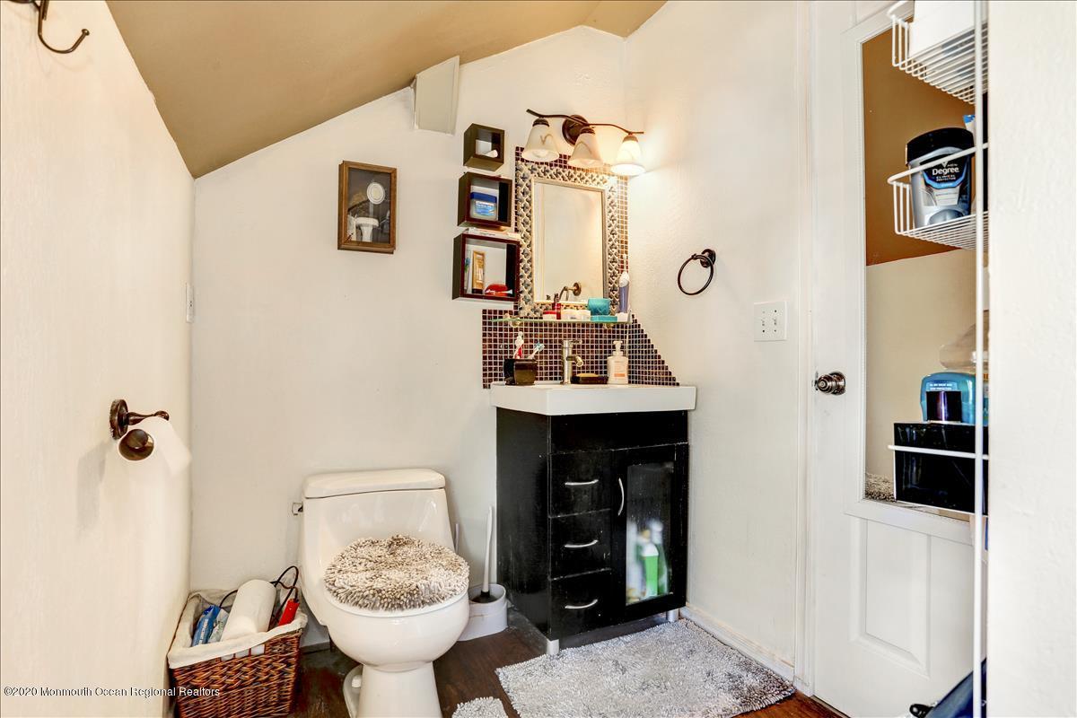 129 2nd Street Keyport, NJ 07735 - Photo 13 of 23 bath