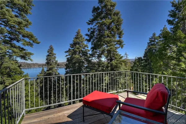 $1,150,000 | 319 Mittry Lane, Lake Arrowhead, CA 92352