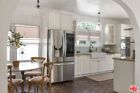 $2,699,000 | 6258 Warner Drive, Los Angeles, CA 90048