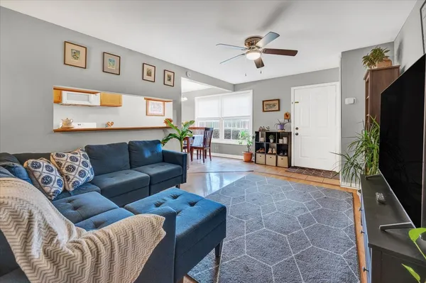 $200,000 | 485 James Court, Unit C, Glendale Heights, IL 60139