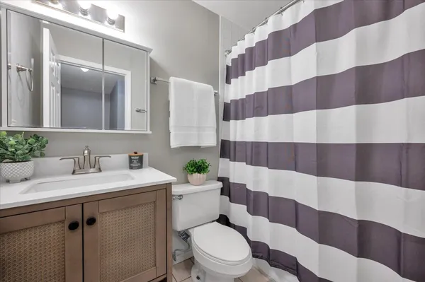 $200,000 | 485 James Court, Unit C, Glendale Heights, IL 60139