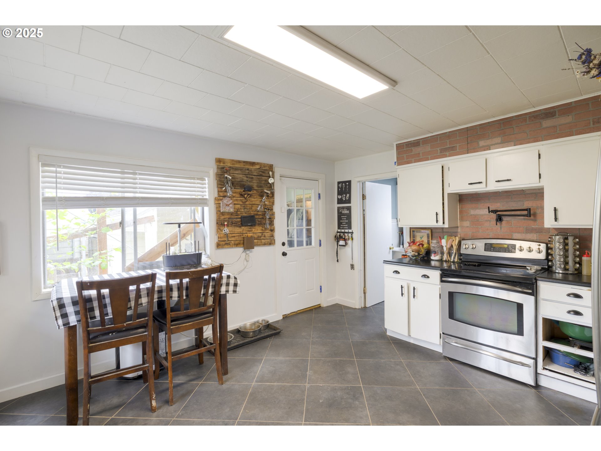 76830 Schroeder Road Clatskanie, OR 97016 - Photo 4 of 47