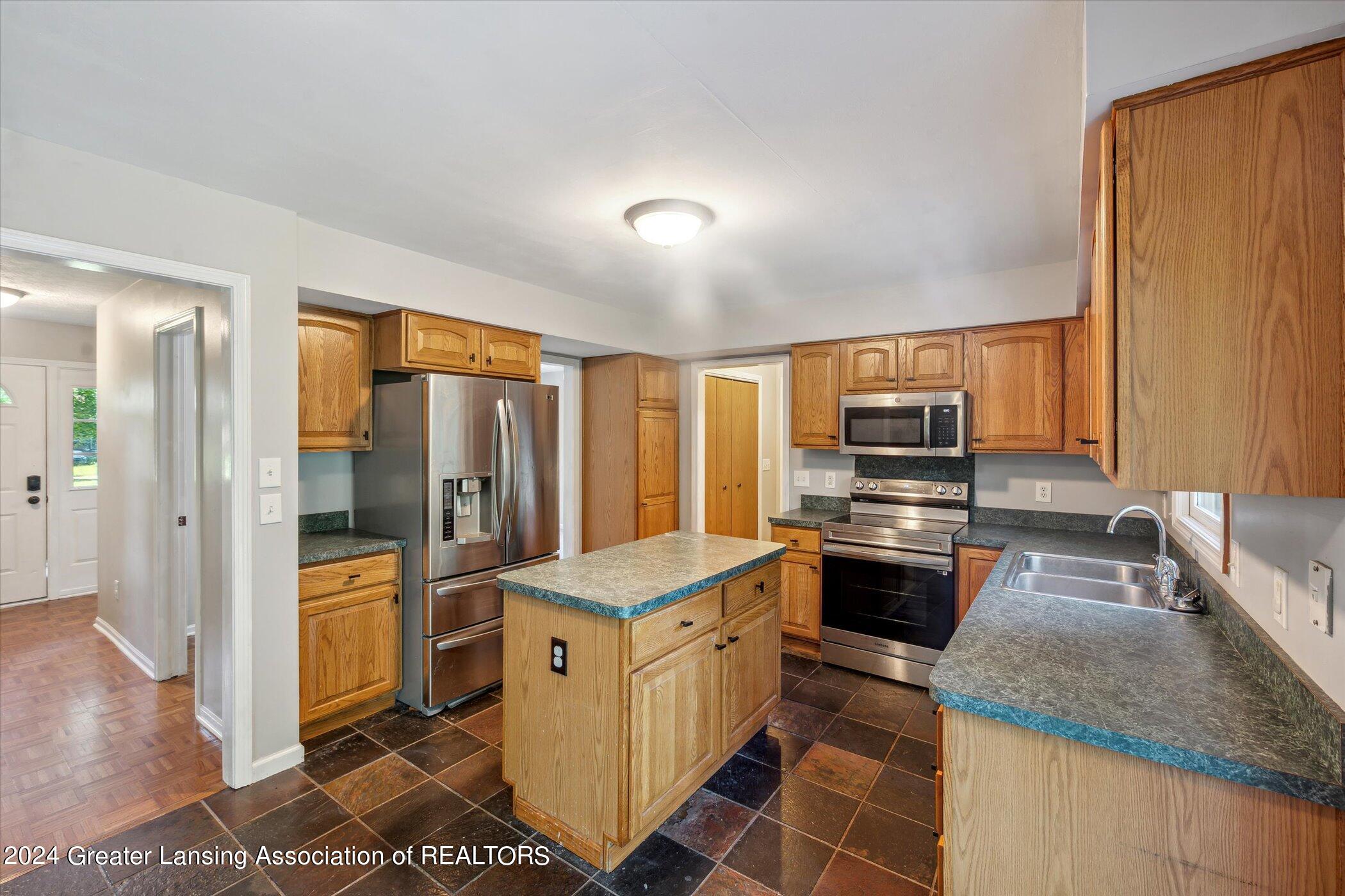 174 Newman Road Okemos, MI 48864 - Photo 12 of 54 10-174-Newman-Rd-Okemos-MI-48864-WindowS