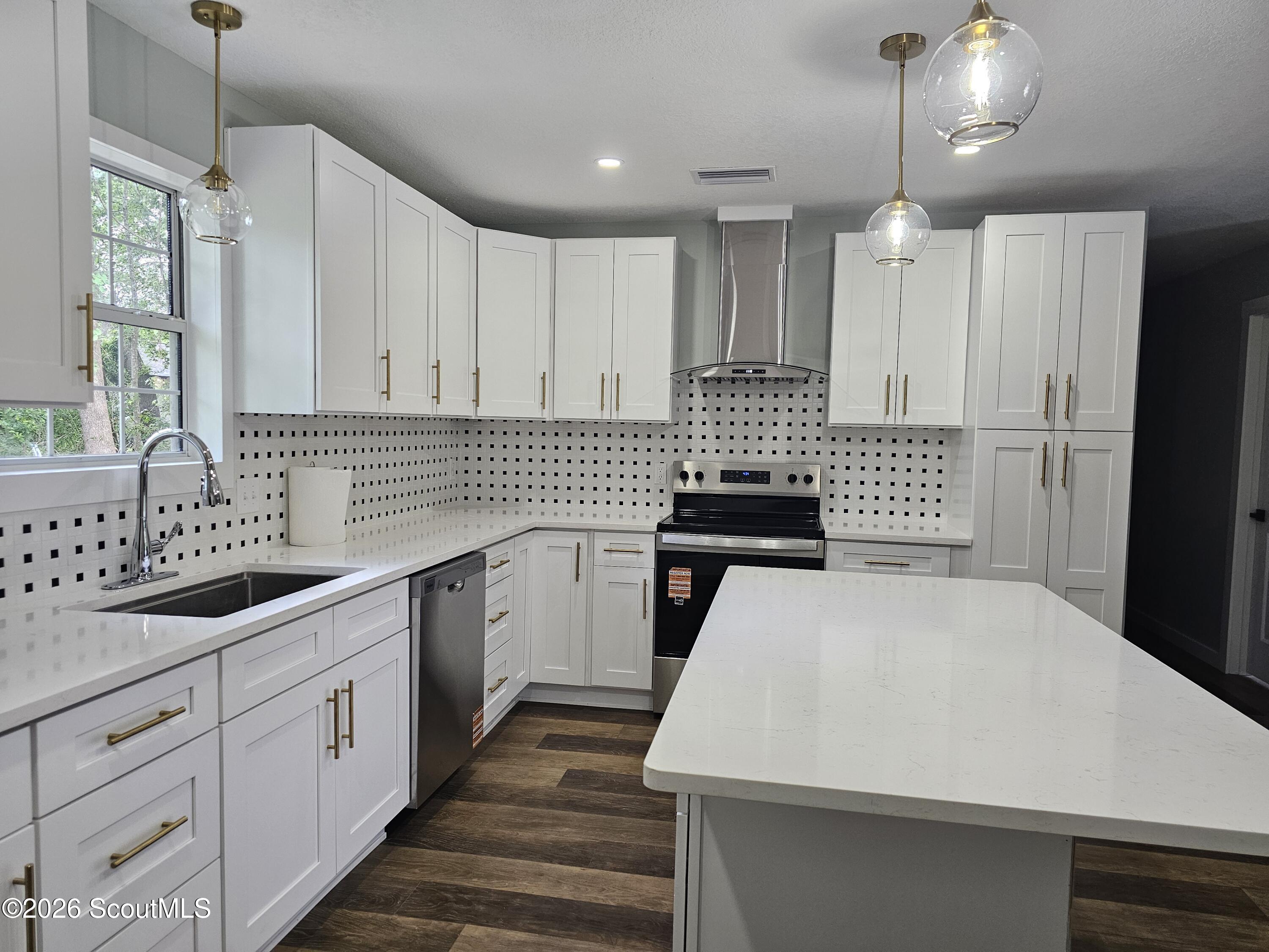 101 Dover Circle Brunswick, GA 31525 - Photo 8 of 32 Kitchen