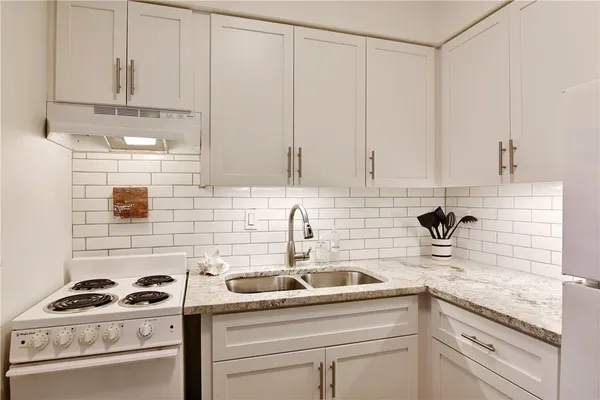 $1,800 | 3200 Eagle Drive, Unit 2, Vero Beach, FL 32963