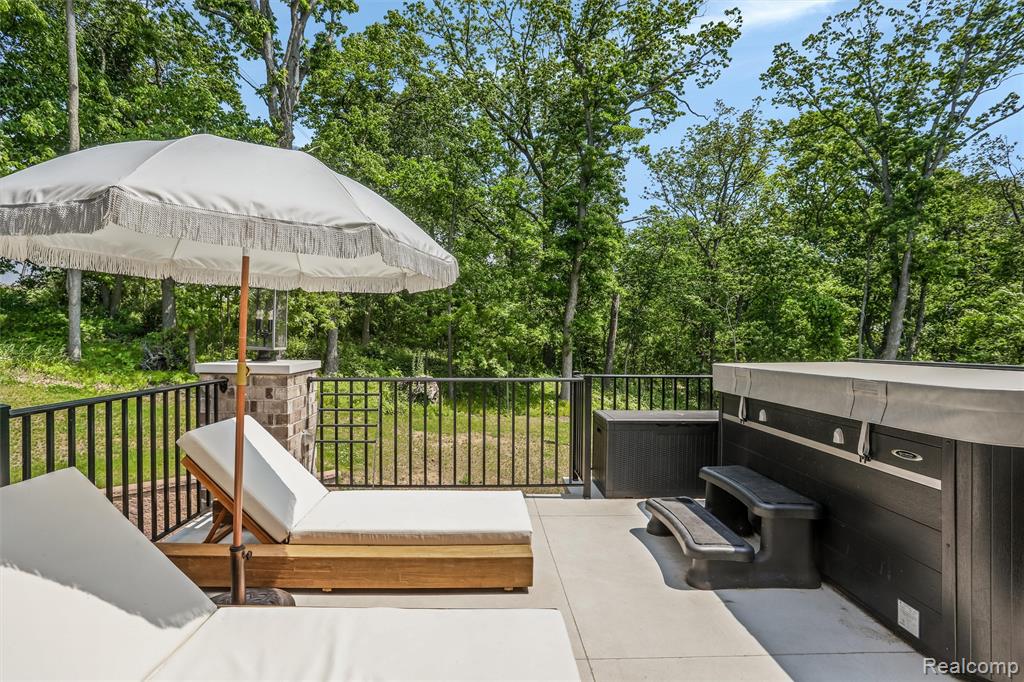 2584 Heights View Court Rochester, MI 48306 - Photo 27 of 60