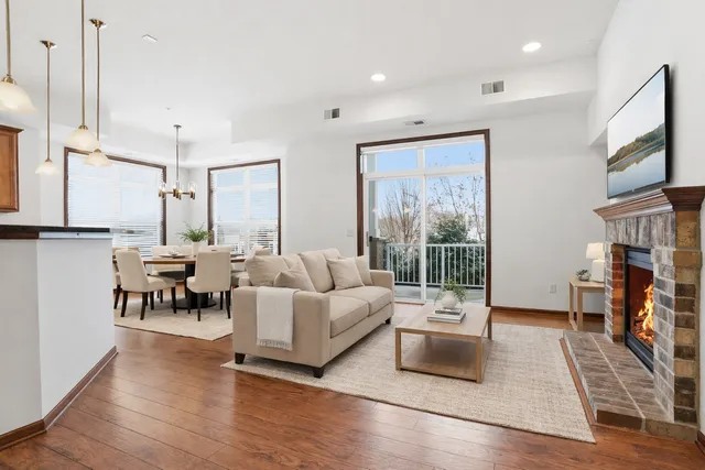 $325,000 | 1840 Freedom Lane, Unit 102, Chanhassen, MN 55317