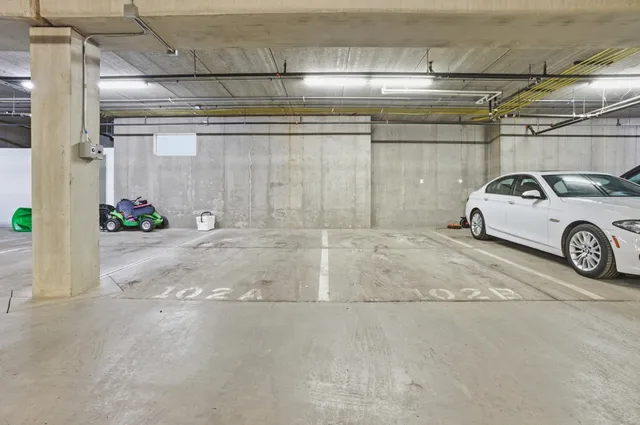 $325,000 | 1840 Freedom Lane, Unit 102, Chanhassen, MN 55317