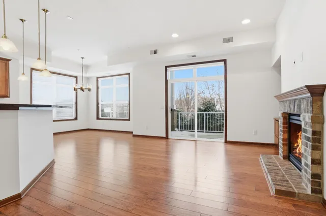 $325,000 | 1840 Freedom Lane, Unit 102, Chanhassen, MN 55317