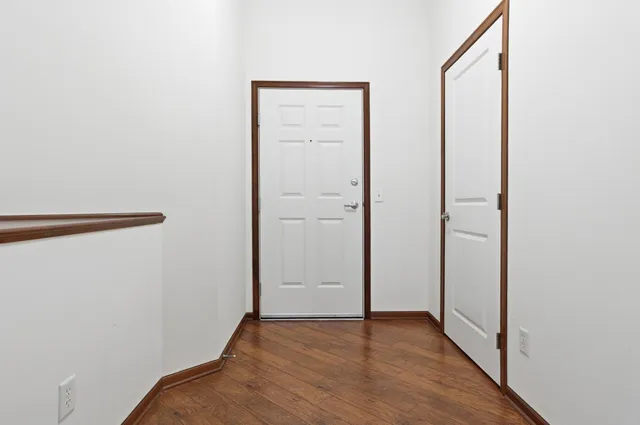 $325,000 | 1840 Freedom Lane, Unit 102, Chanhassen, MN 55317