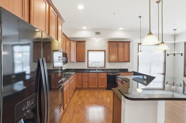 $325,000 | 1840 Freedom Lane, Unit 102, Chanhassen, MN 55317