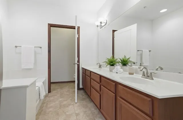 $325,000 | 1840 Freedom Lane, Unit 102, Chanhassen, MN 55317