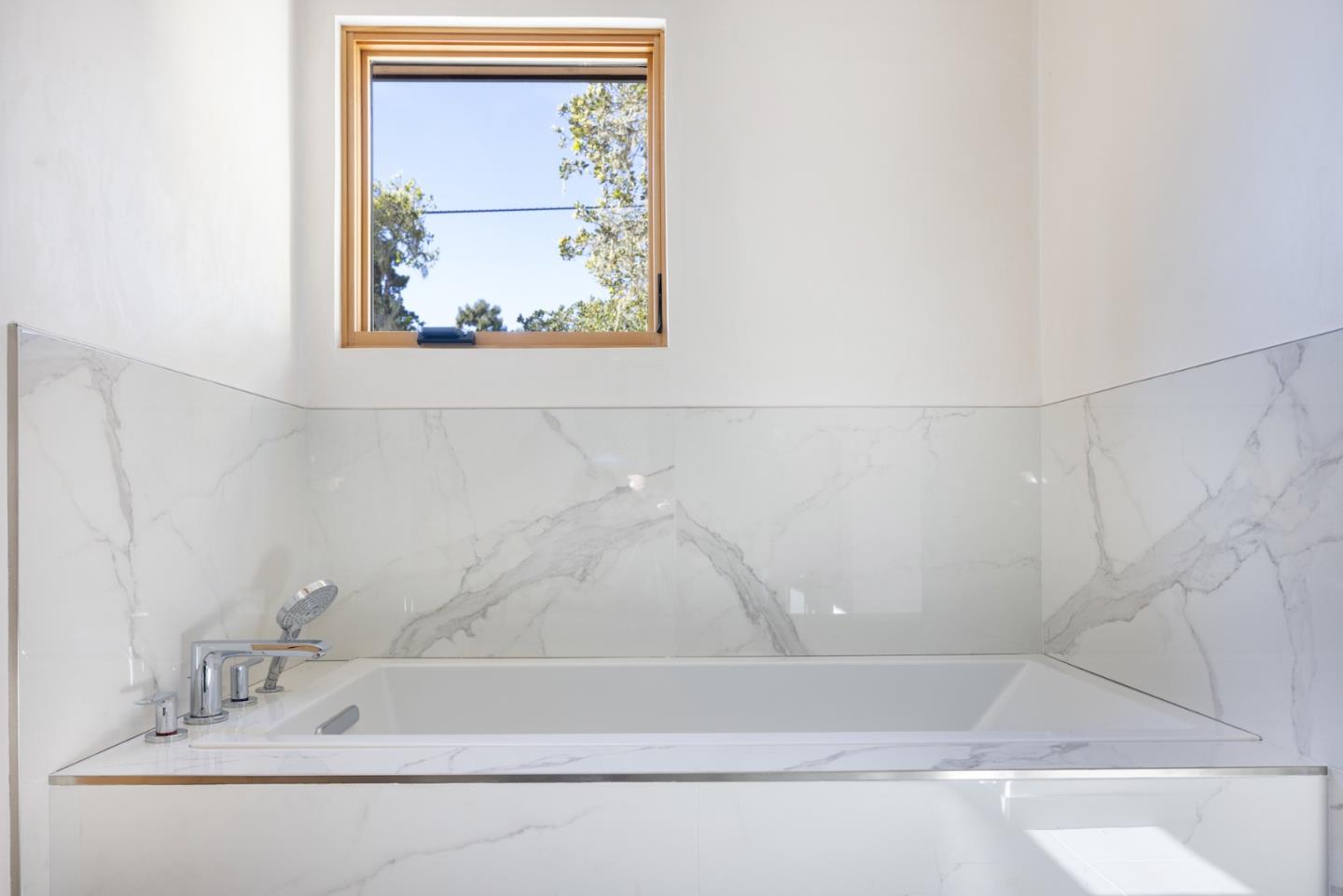 0 Southeast Se Corner Carmel, CA 93921 - Photo 14 of 39 a bathroom with a bathtub