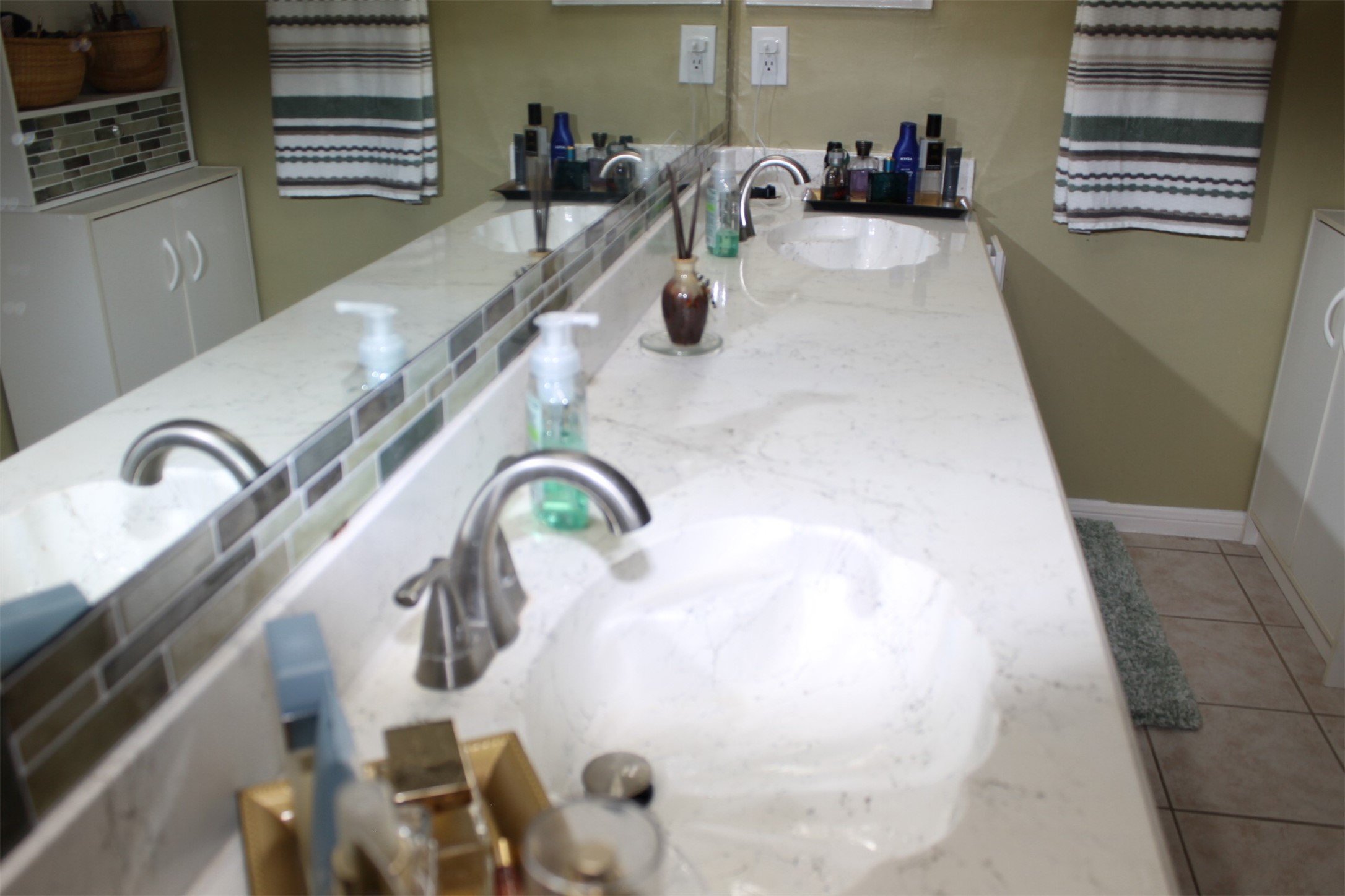 15818 Camp Fire Road Friendswood, TX 77546 - Photo 22 of 36 a close view of light fixtures