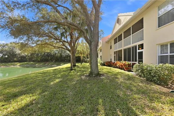 $349,900 | 289 Robin Hood Circle, Unit 101, Naples, FL 34104