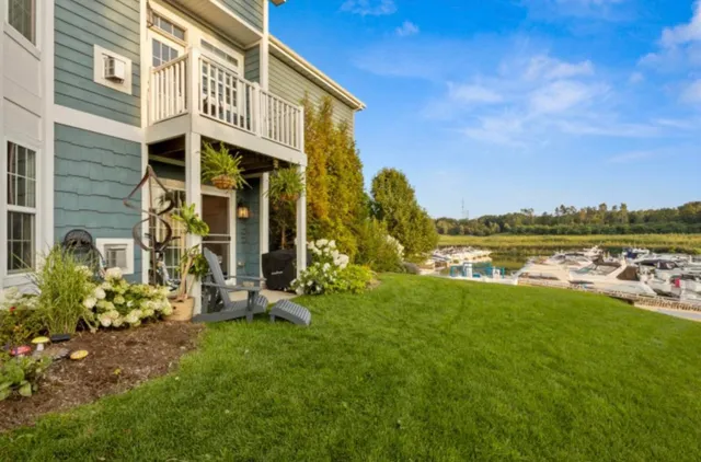 $296,000 | 6009 South Dune Harbor Drive, Unit 101, Portage, IN 46368