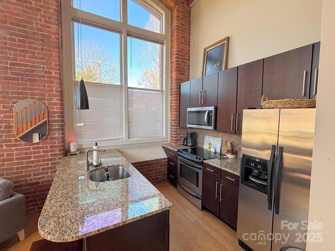 201 South Hoskins Road, Unit 136 Charlotte, NC 28208 - Photo 12 of 37