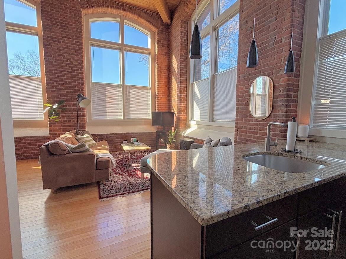 201 South Hoskins Road, Unit 136 Charlotte, NC 28208 - Photo 13 of 37