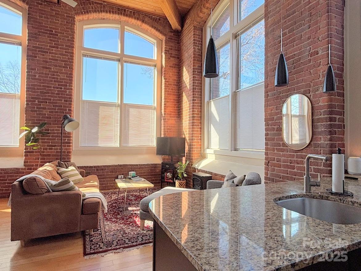 201 South Hoskins Road, Unit 136 Charlotte, NC 28208 - Photo 14 of 37