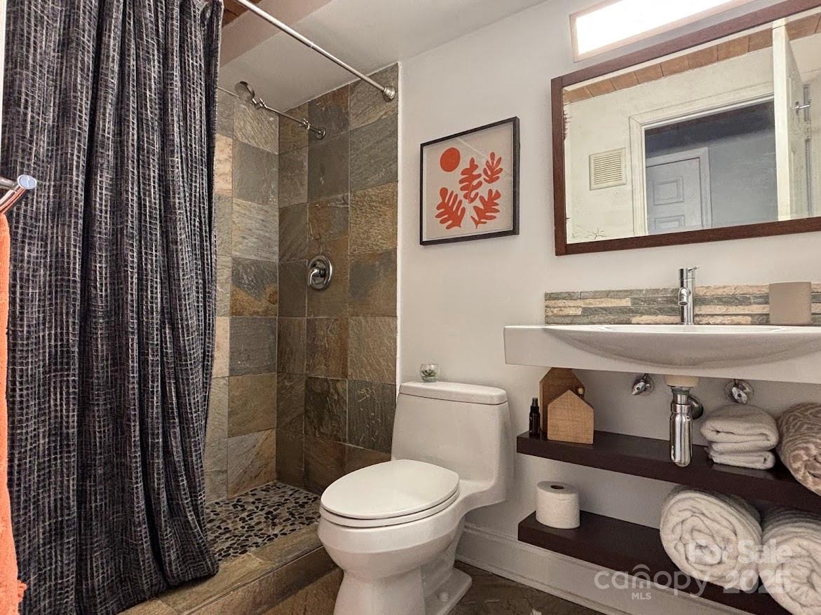 201 South Hoskins Road, Unit 136 Charlotte, NC 28208 - Photo 24 of 37