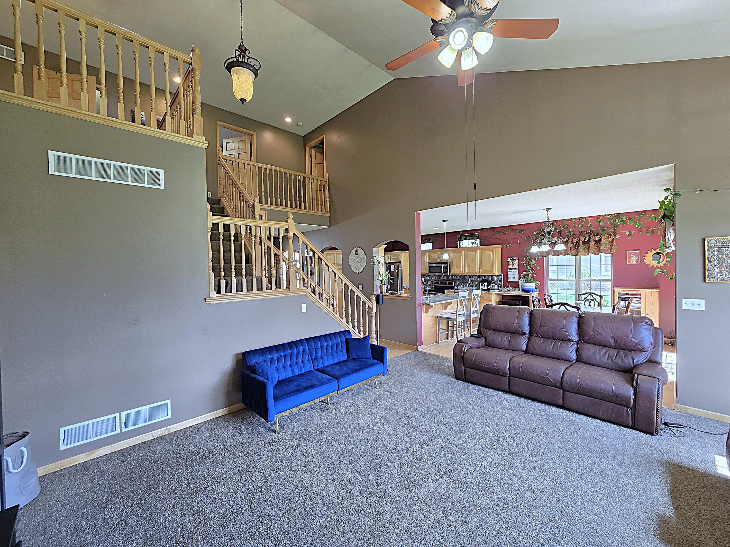9729 West Prairie Grass Way Franklin, WI 53132 - Photo 19 of 73 Living Room