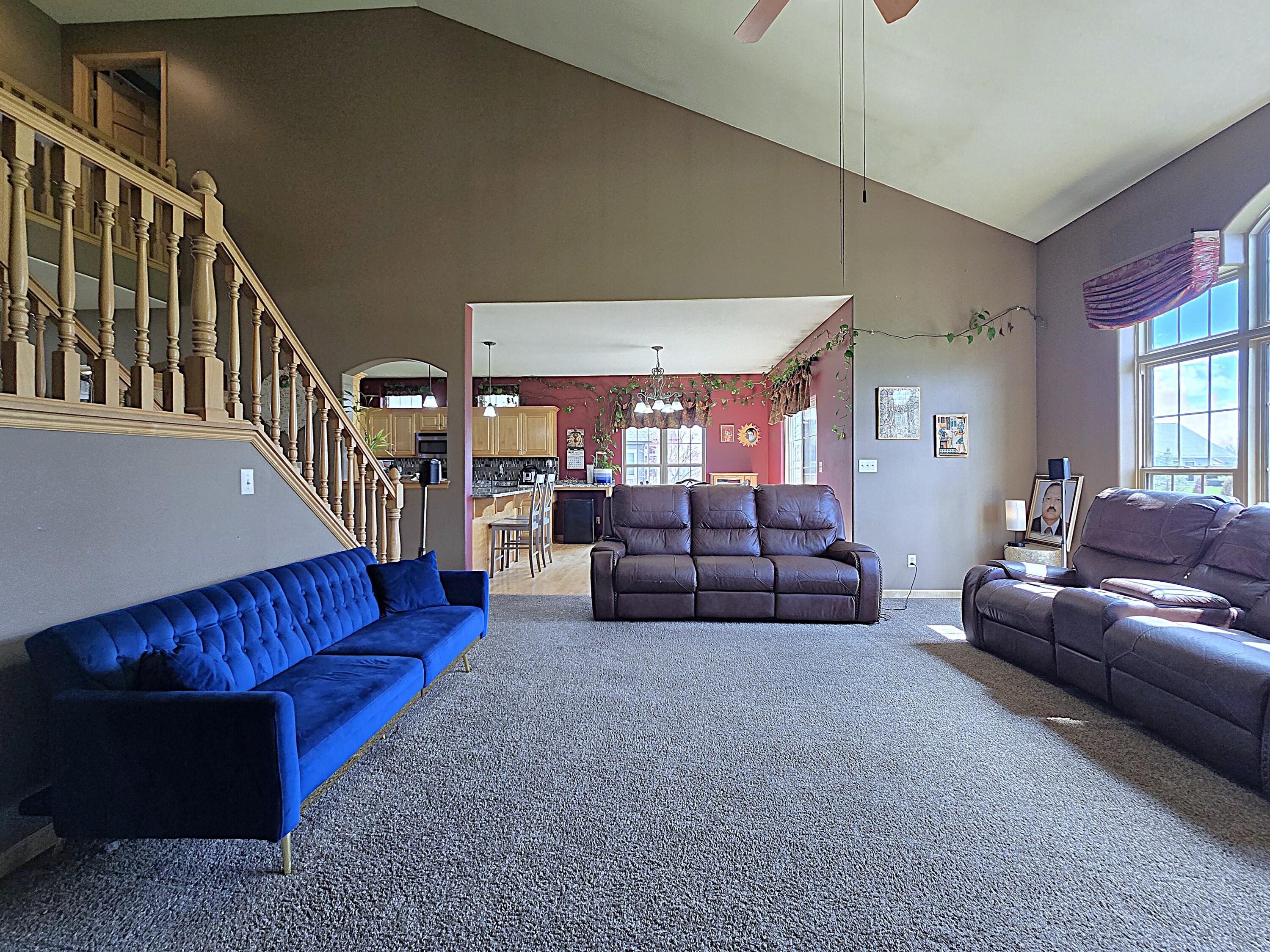 9729 West Prairie Grass Way Franklin, WI 53132 - Photo 20 of 73 Living Room