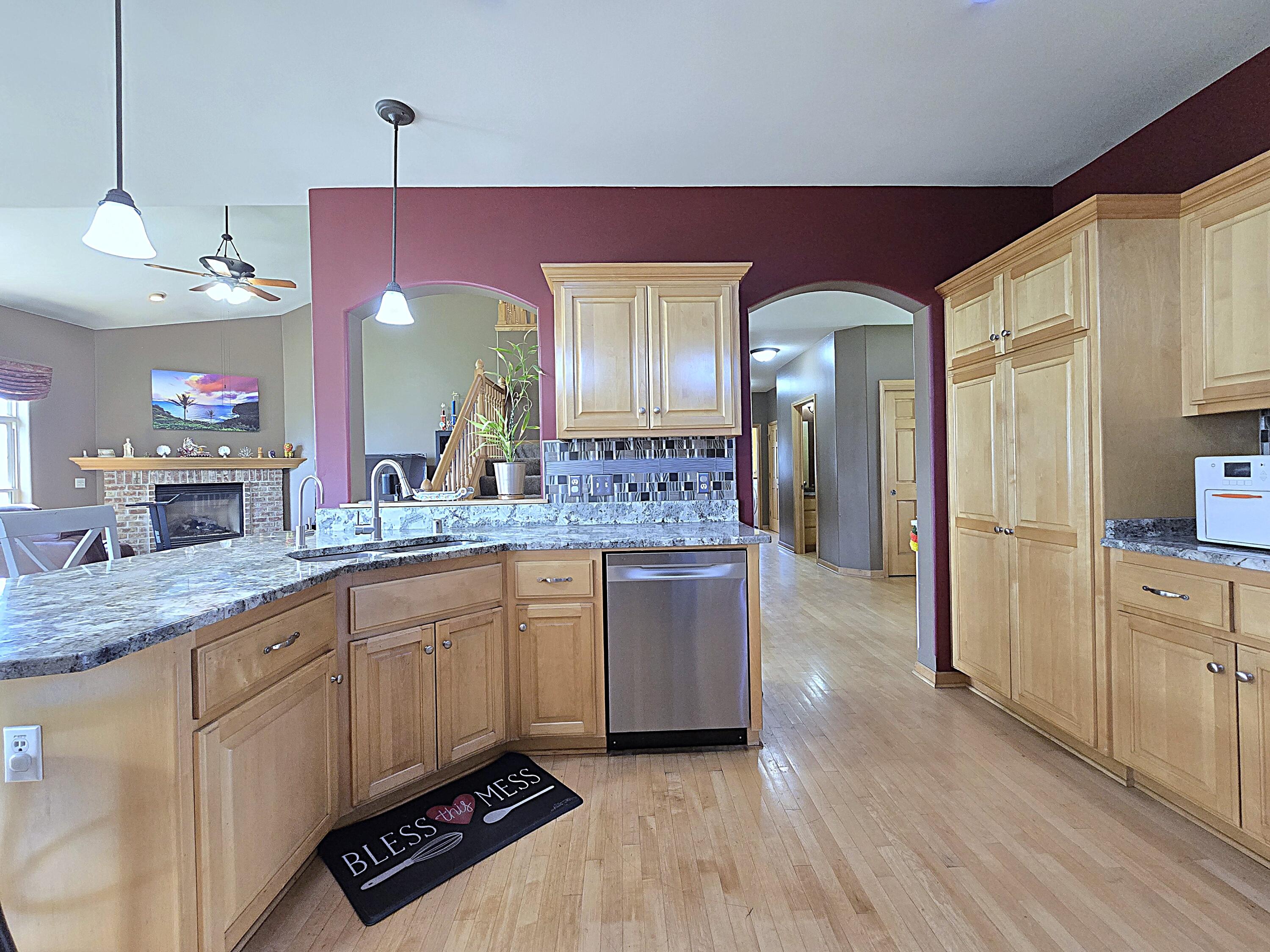 9729 West Prairie Grass Way Franklin, WI 53132 - Photo 4 of 73 Kitchen