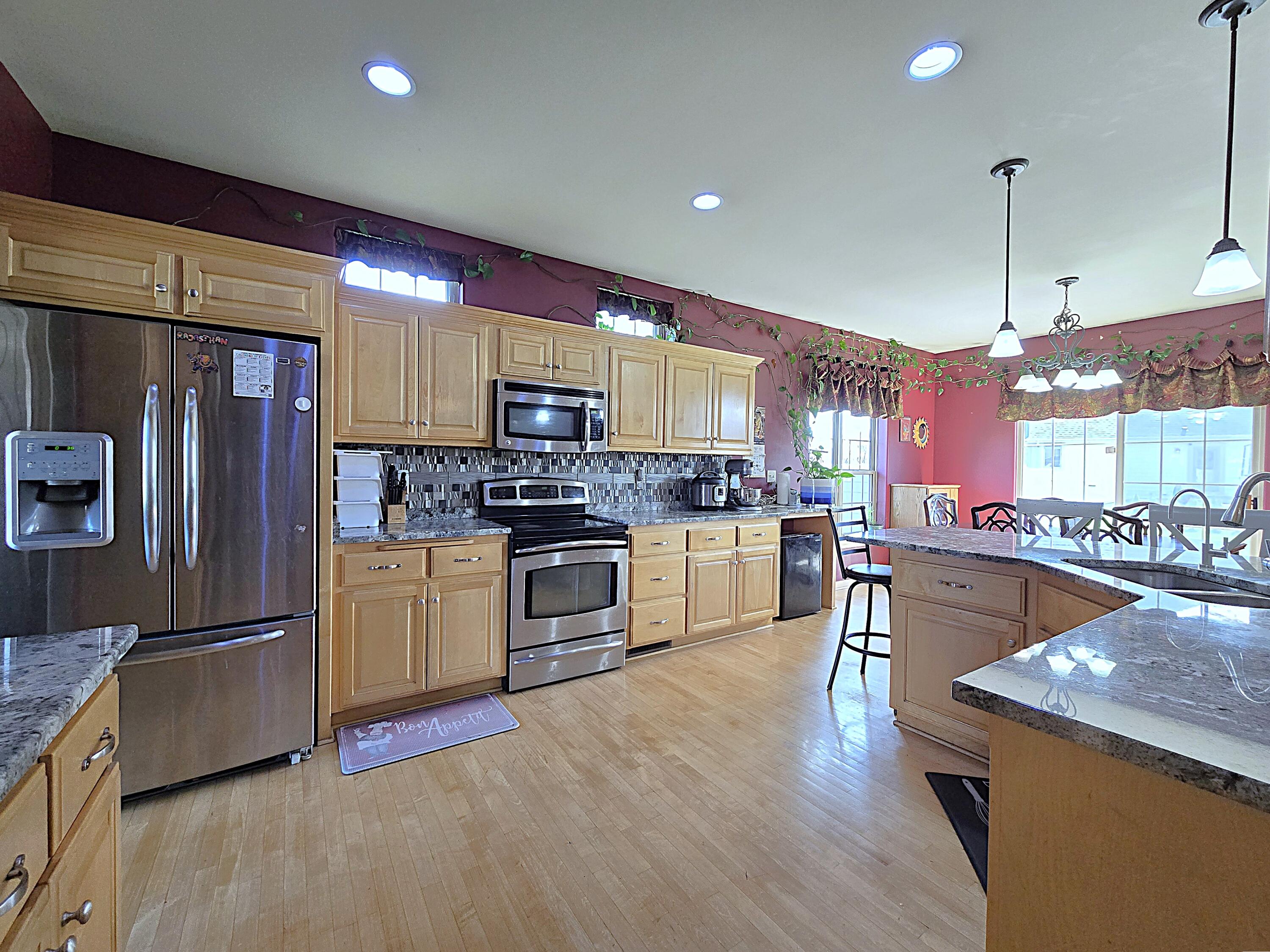 9729 West Prairie Grass Way Franklin, WI 53132 - Photo 6 of 73 Kitchen