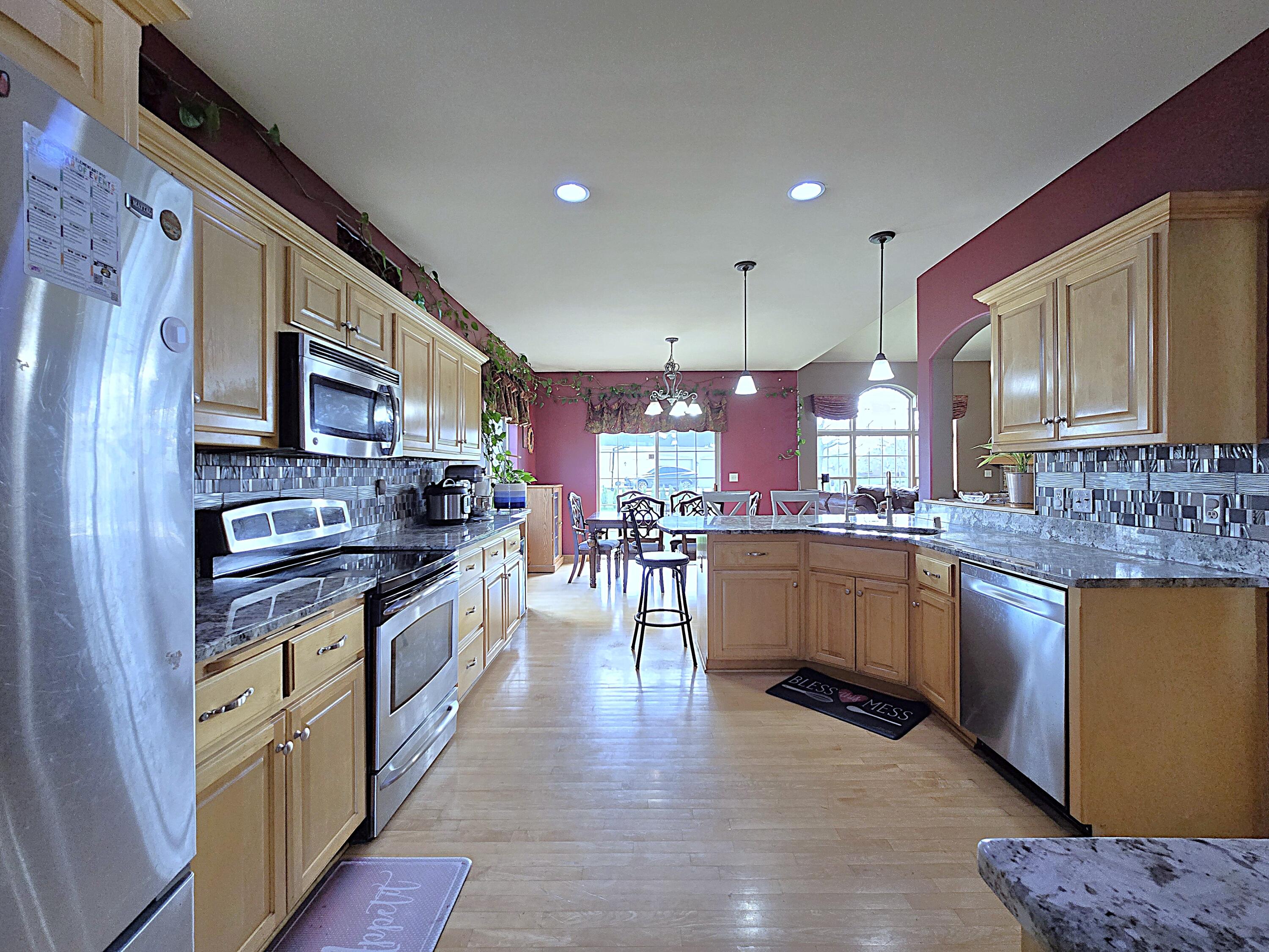 9729 West Prairie Grass Way Franklin, WI 53132 - Photo 7 of 73 Kitchen