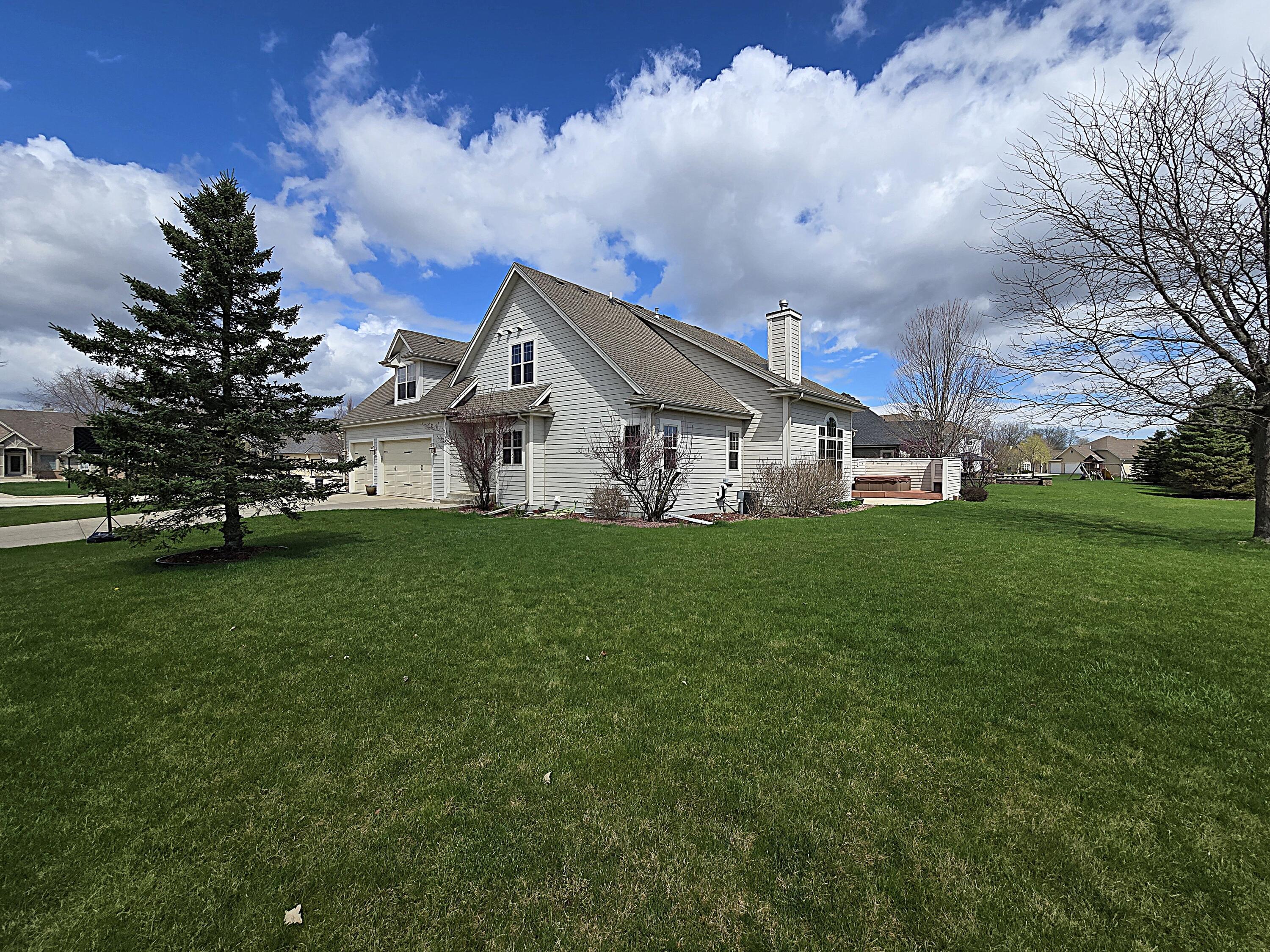 9729 West Prairie Grass Way Franklin, WI 53132 - Photo 71 of 73 Large Yard