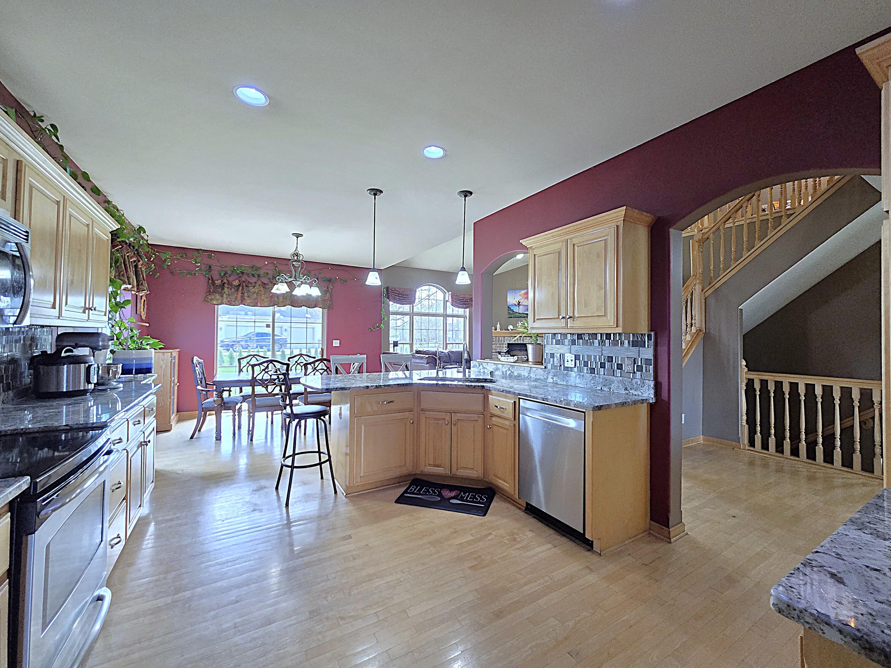 9729 West Prairie Grass Way Franklin, WI 53132 - Photo 8 of 73 Kitchen
