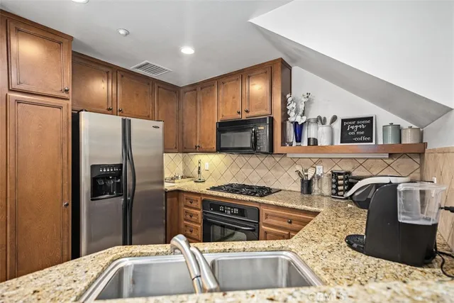 $1,150,000 | 109 Jadestone, Irvine, CA 92603