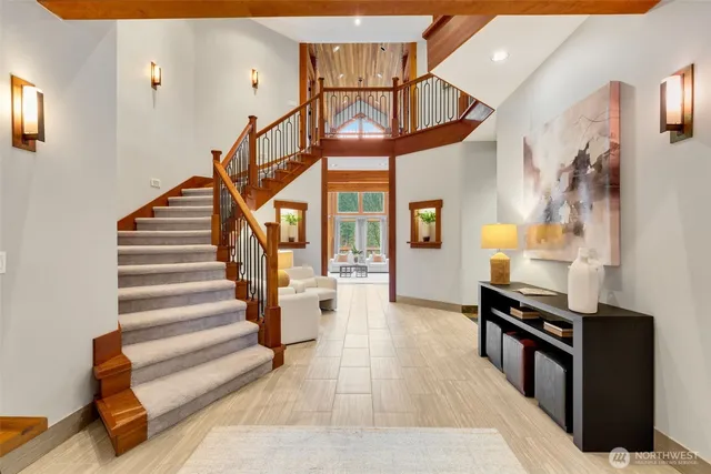 a view of entryway and hall