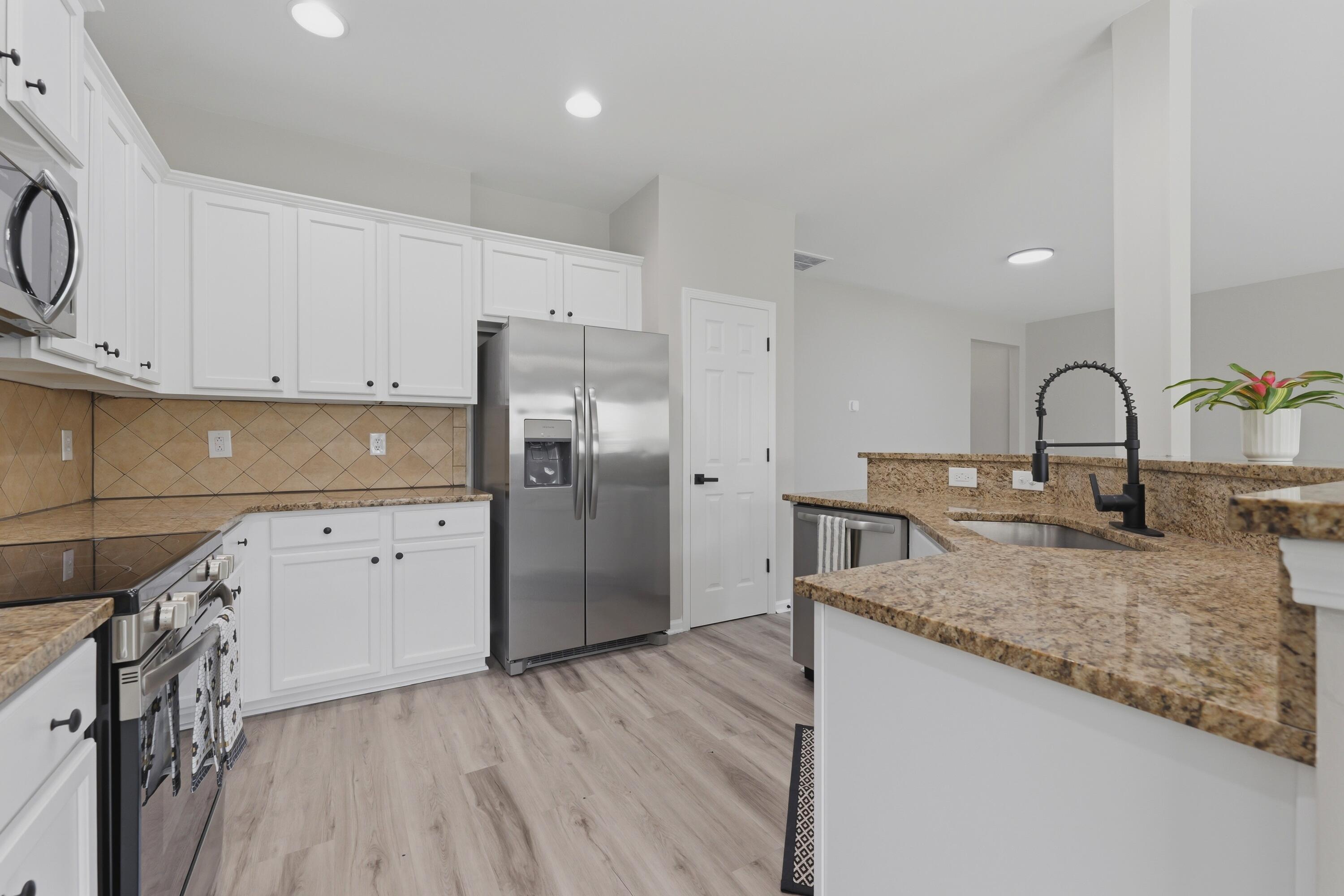 691 Silver Moss Drive Moncks Corner, SC 29461 - Photo 6 of 31