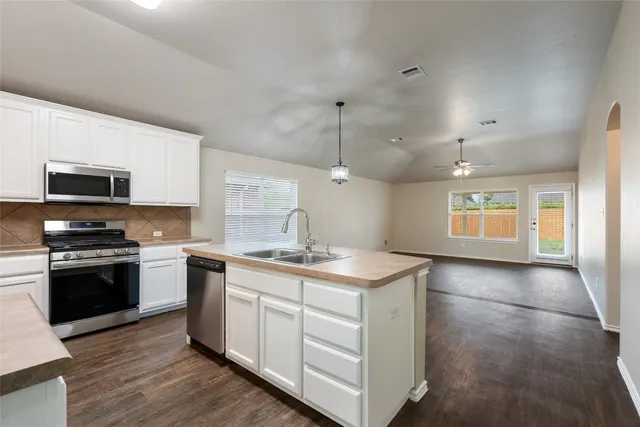 $1,950 | 4009 Veiled Falls Drive, Pflugerville, TX 78660