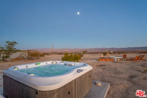 $549,000 | 2724 Stonehill Avenue, Joshua Tree, CA 92252