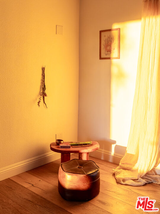 2724 Stonehill Avenue Joshua Tree, CA 92252 - Photo 33 of 65 a view of a bathtub in a room