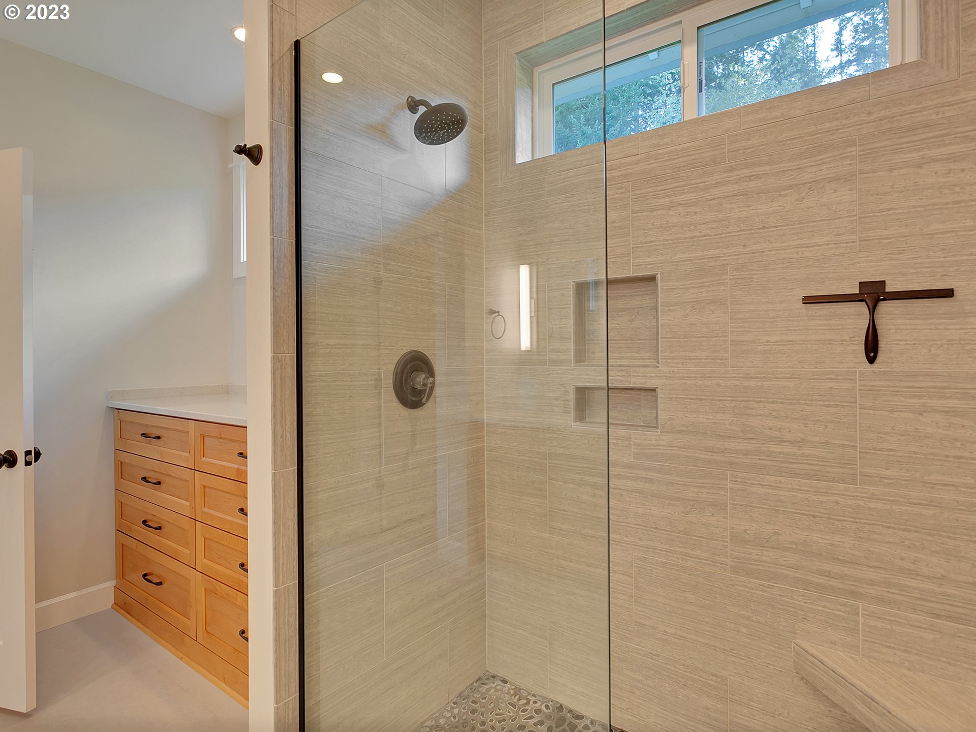 16939 Southwest Wilsonville Road Wilsonville, OR 97070 - Photo 18 of 43 a bathroom with a shower