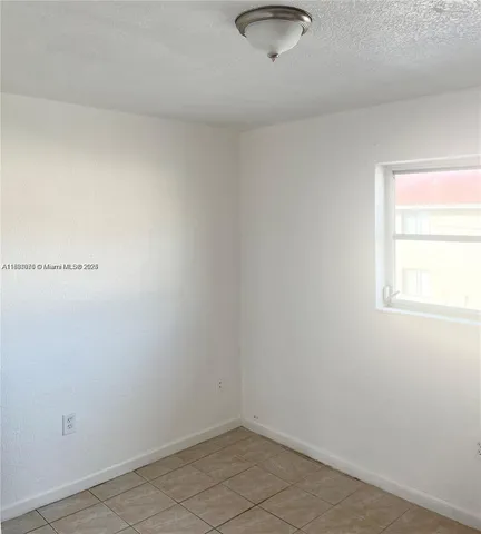 $1,950 | 605 West 68th Street, Unit 23, Hialeah, FL 33014