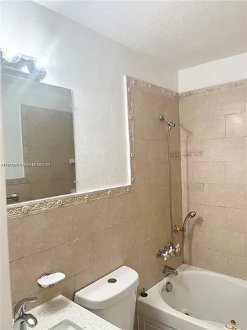 $1,950 | 605 West 68th Street, Unit 23, Hialeah, FL 33014