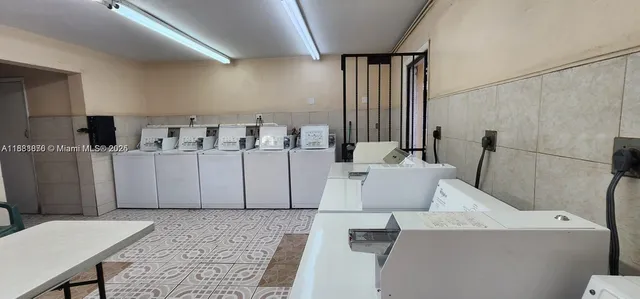 $1,950 | 605 West 68th Street, Unit 23, Hialeah, FL 33014