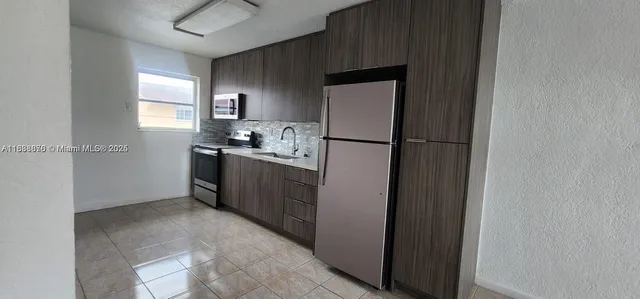 $1,950 | 605 West 68th Street, Unit 23, Hialeah, FL 33014